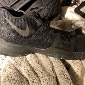 Kyrie’s: Youth Size 7